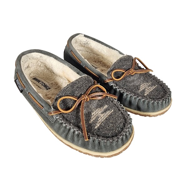 Minnetonka Wool Blend Moccasin Slippers Gray Aztec Lined Warm Cozy Comfort 9W - Picture 1 of 6